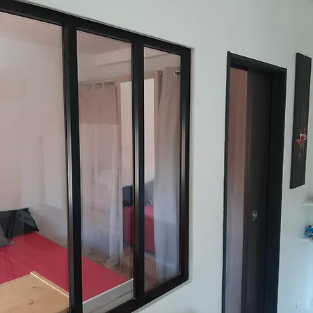 Apartman - T2 A 150m Des Plages Avec Parking Privee